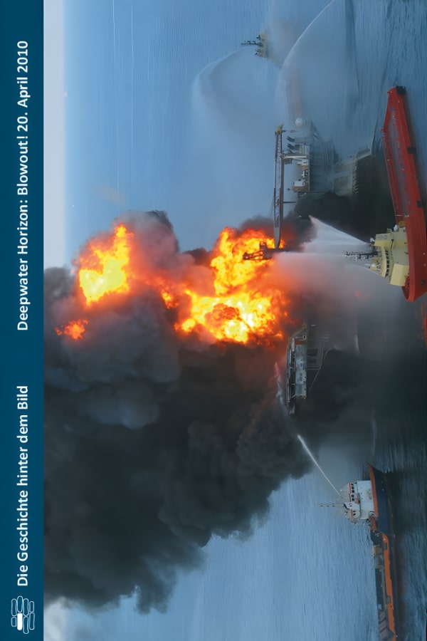 Buchcover "Deepwater Horizon: Blowout! 20. April 2010" von Bettina Wurche. Das Cover zeigt die Explosion des Bohrlochausbruchs. Einige Schiffe probieren den Brand zu löschen.