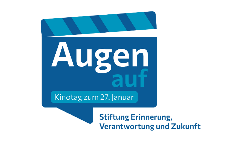Blaue Grafik mit einer Klappe und Text: "Augen auf", "Kinotag zum 27. Januar", und "Stiftung Erinnerung, Verantwortung und Zukunft" auf weißem Hintergrund.
